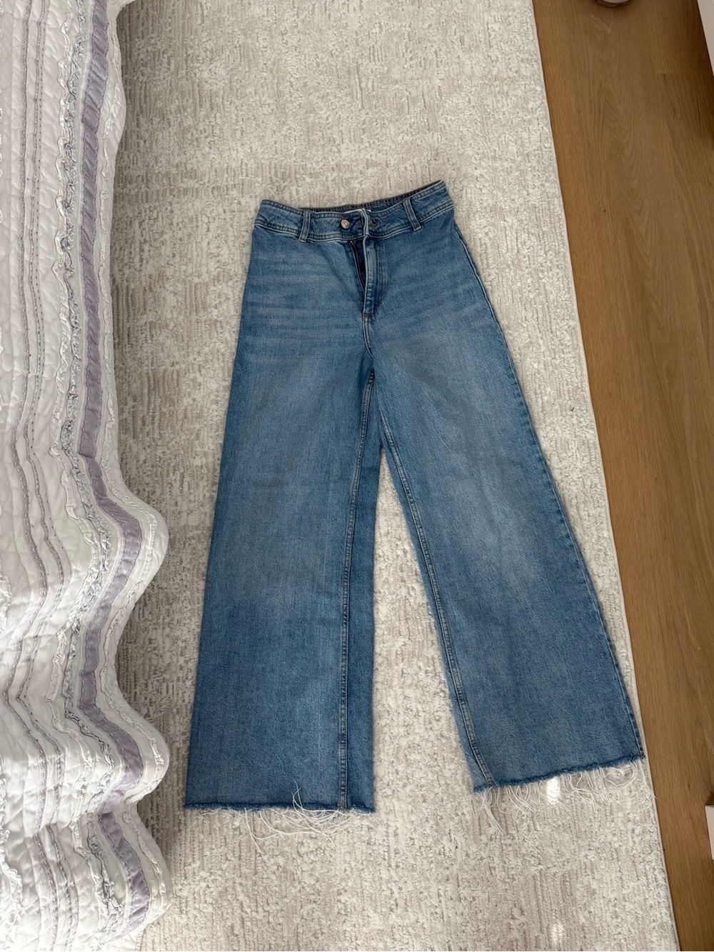 Mango Wide-Leg Raw Hem Jeans in Medium Blue